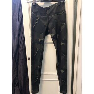 Lululemon Wunder Under Camo leggings